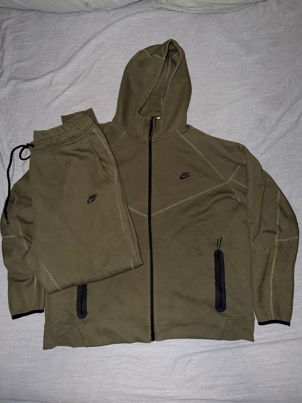 Mens Nike Tech Fleece Olive Green Full-Zip Tracksuit